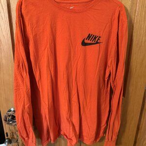 Women's The Nike tee Athletic Cut